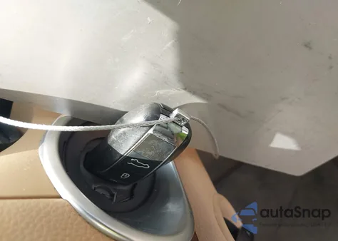 2011 Porsche Cayenne Hybrid S z USA, uszkodzony, nr VIN WP1AE2A27BLA94332